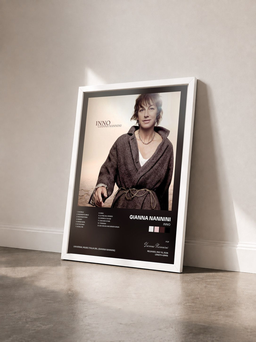 #blanc Tableau de l'album Inno de Gianna Nannini vu de trois quarts, cadre blanc