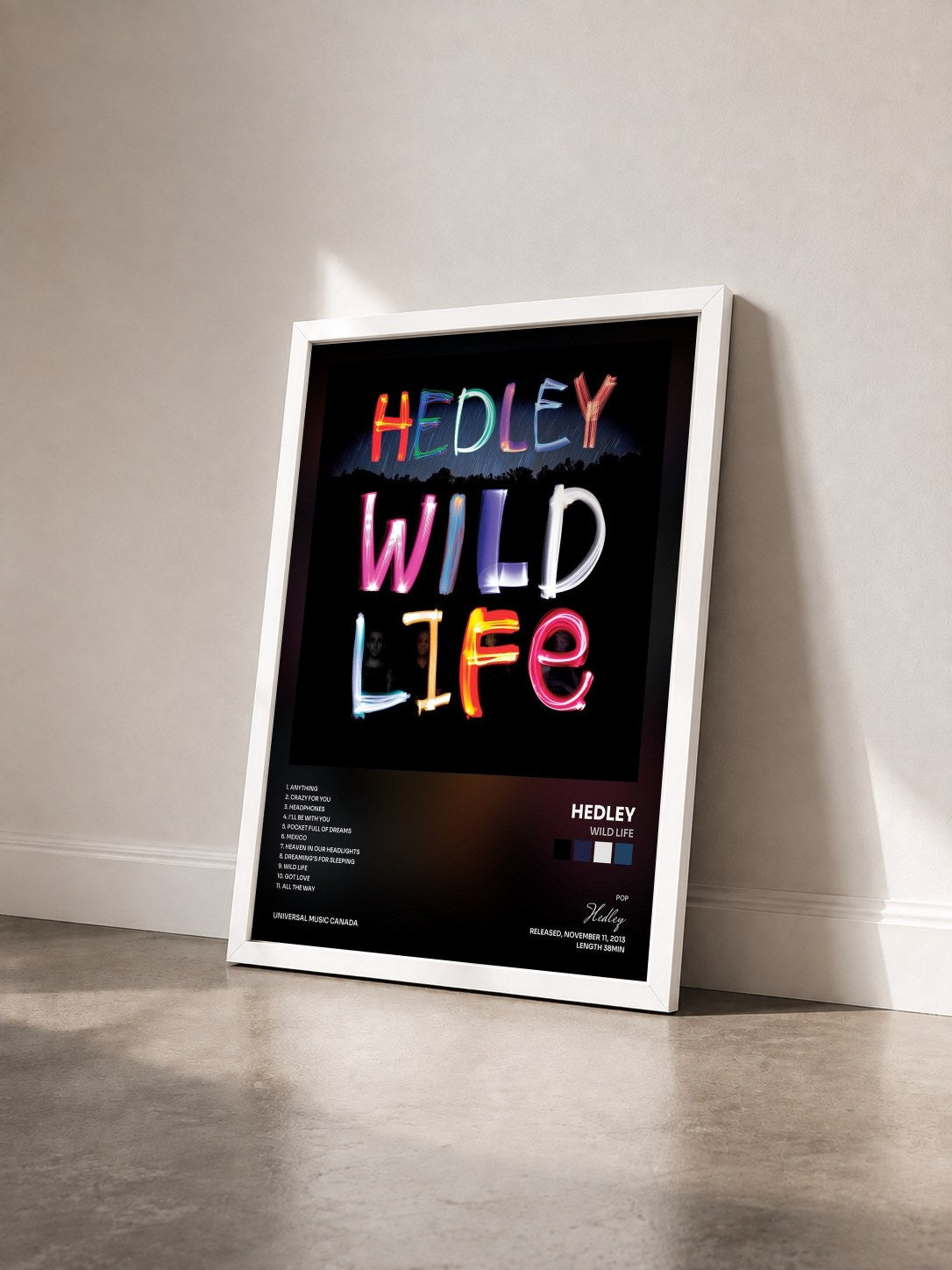 #blanc Tableau de l'album Wild Life de Hedley vu de trois quarts, cadre blanc