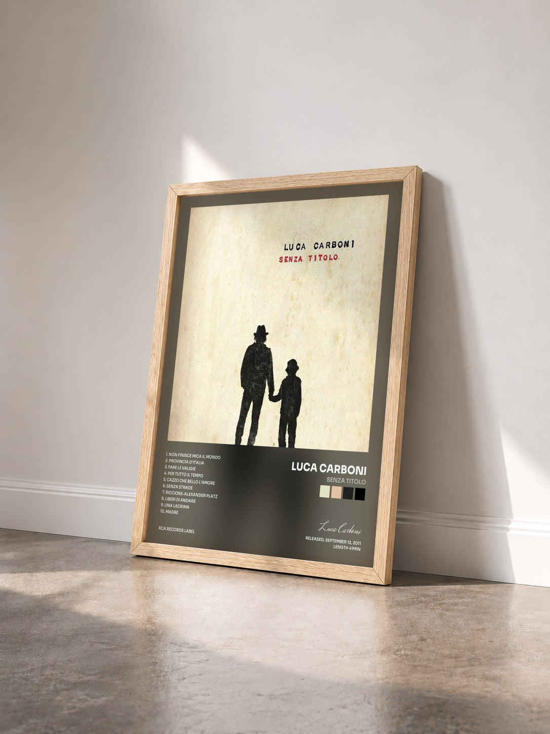 #bois Tableau de l'album Senza Titolo de Luca Carboni vu de trois quarts, cadre en bois brut