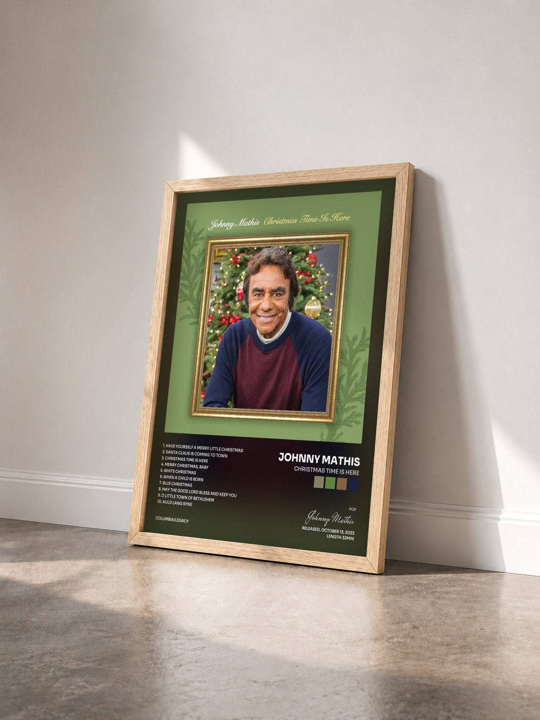 #bois Tableau de l'album Christmas Time Is Here de Johnny Mathis vu de trois quarts, cadre en bois brut