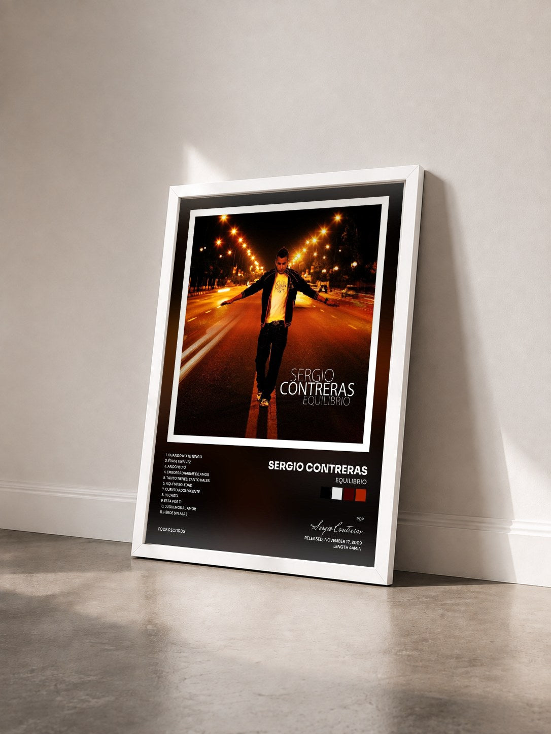 #blanc Tableau de l'album Equilibrio de Sergio Contreras vu de trois quarts, cadre blanc