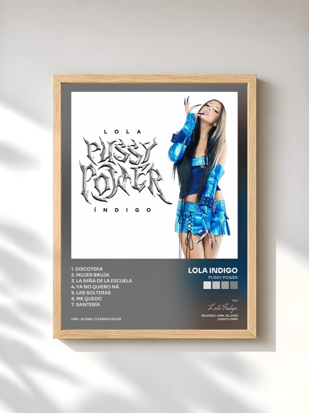 #bois Tableau de l'album Pussy Power de Lola Indigo, cadre en bois brut, imprimé et encadré en France