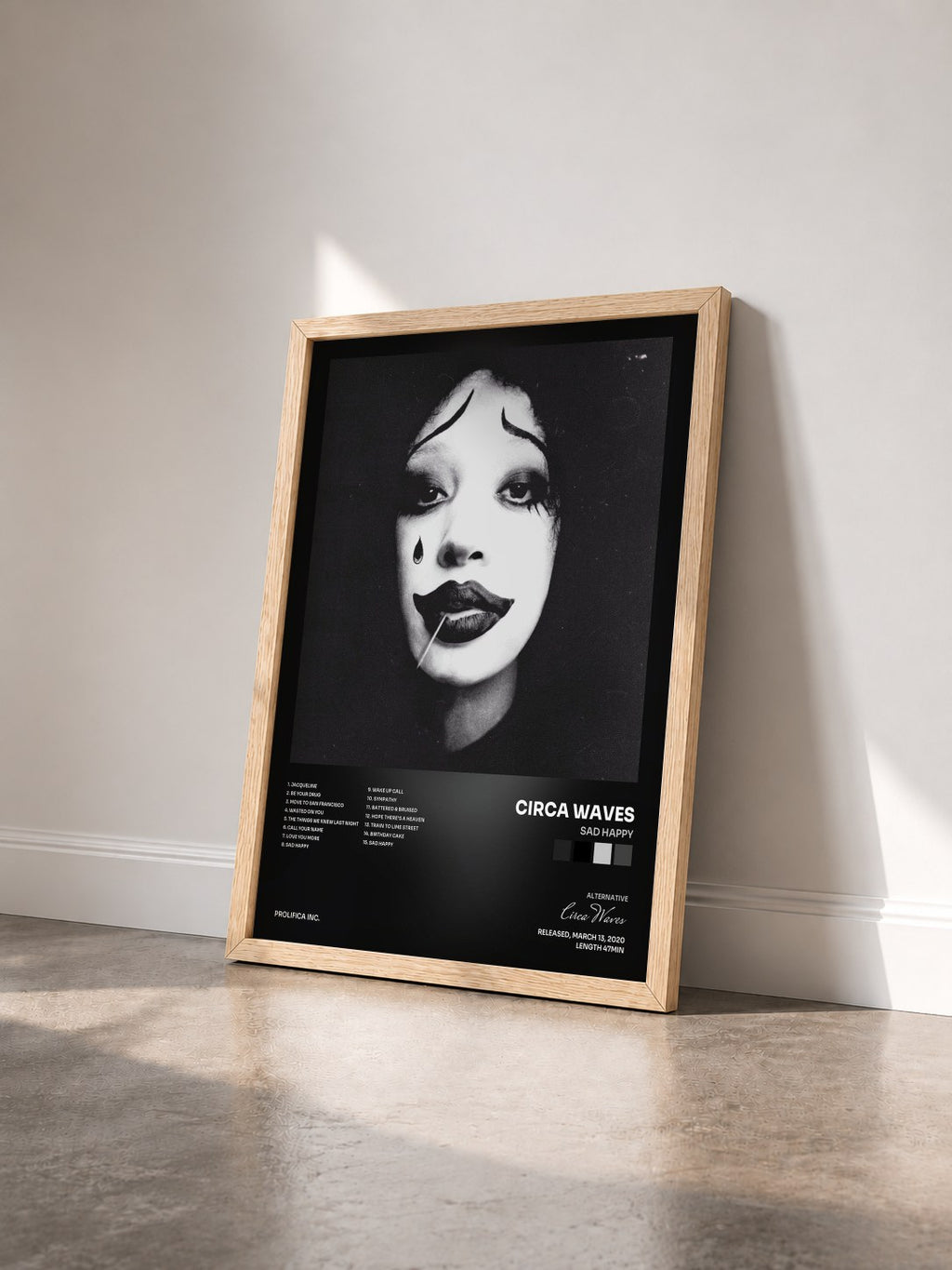 #bois Tableau de l'album Sad Happy de Circa Waves vu de trois quarts, cadre en bois brut