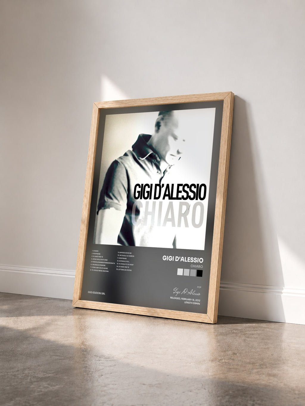 #bois Tableau de l'album Chiaro de Gigi D'Alessio vu de trois quarts, cadre en bois brut