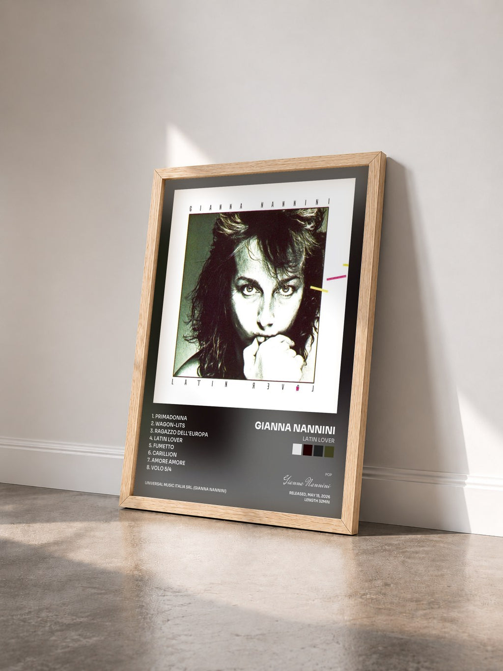 #bois Tableau de l'album Latin Lover de Gianna Nannini vu de trois quarts, cadre en bois brut