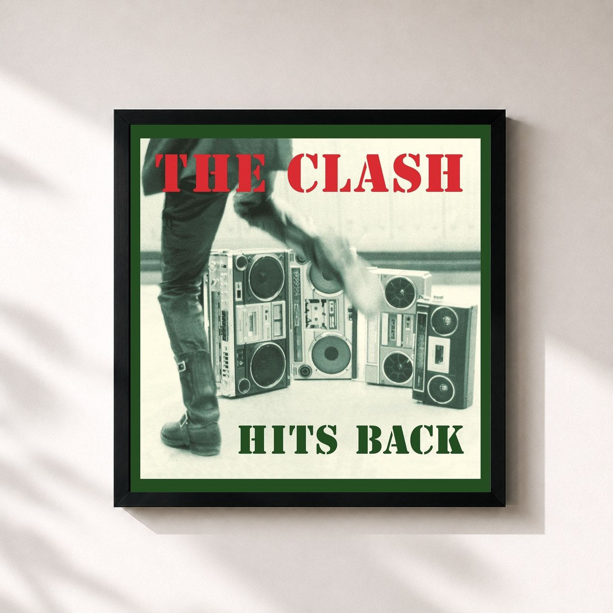The Clash – Hits Back