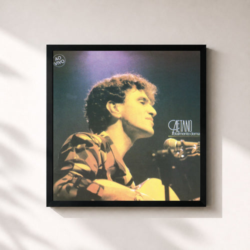 Caetano Veloso · Caetano Veloso - Totalmente Demais — Affiche encadrée