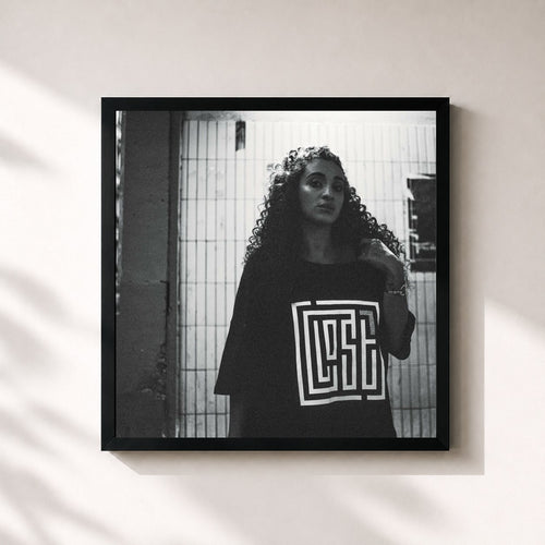 Camélia Jordana · LOST — Affiche encadrée