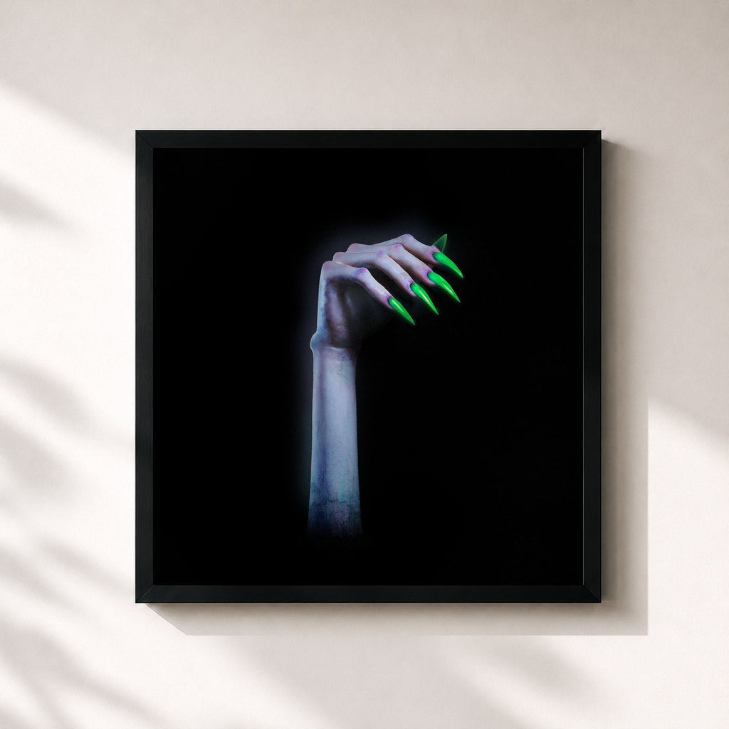 Kim Petras – TURN OFF THE LIGHT
