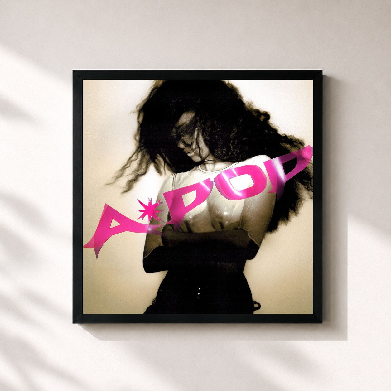 Tableau de l'album A*POP de Tyla, imprimé et encadré en France