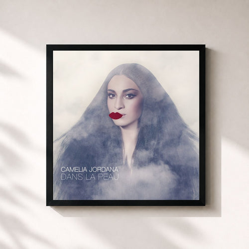 Camélia Jordana · Dans la peau — Gerahmter Kunstdruck