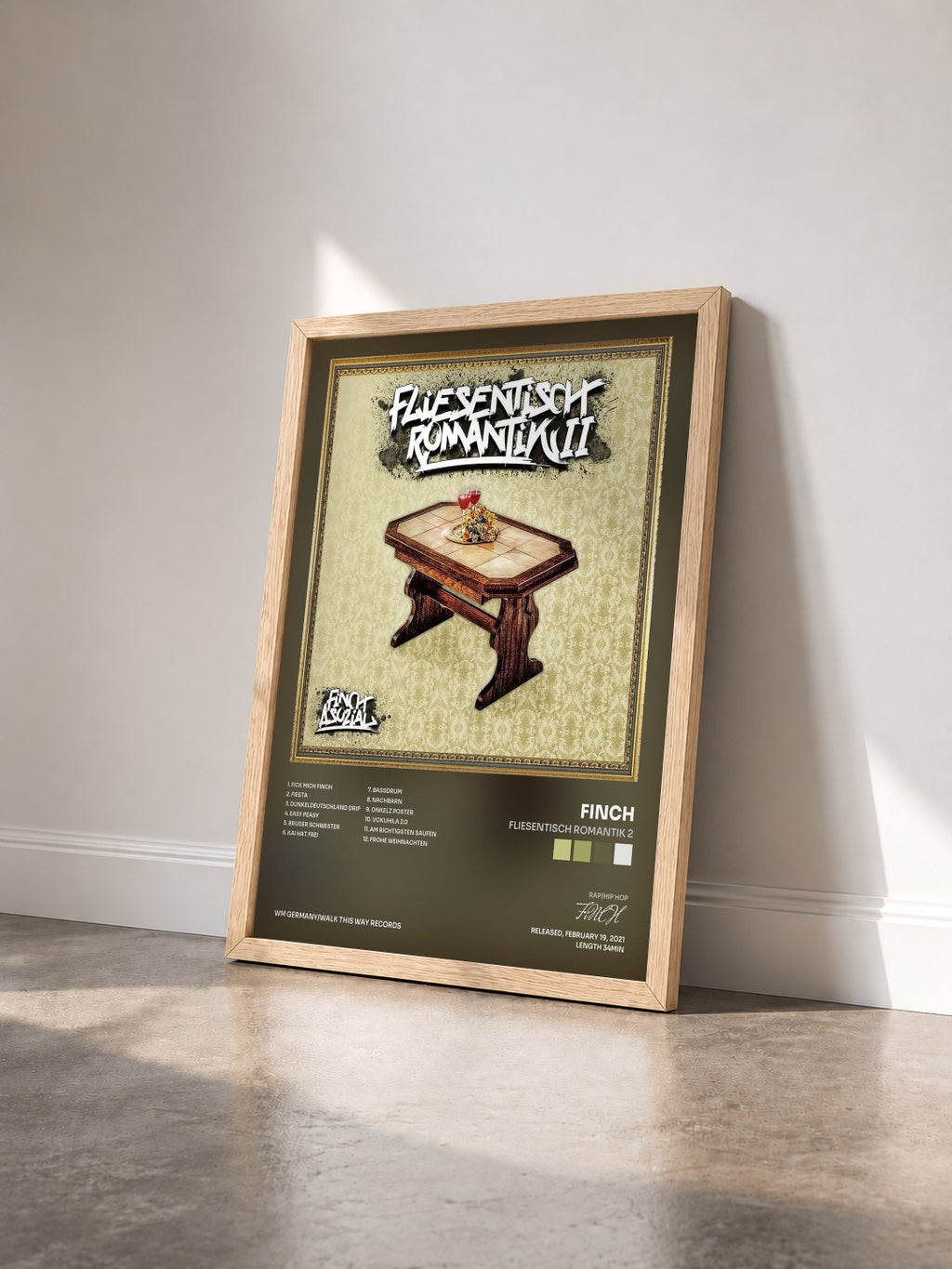 #bois Tableau de l'album Fliesentisch Romantik 2 de FiNCH vu de trois quarts, cadre en bois brut