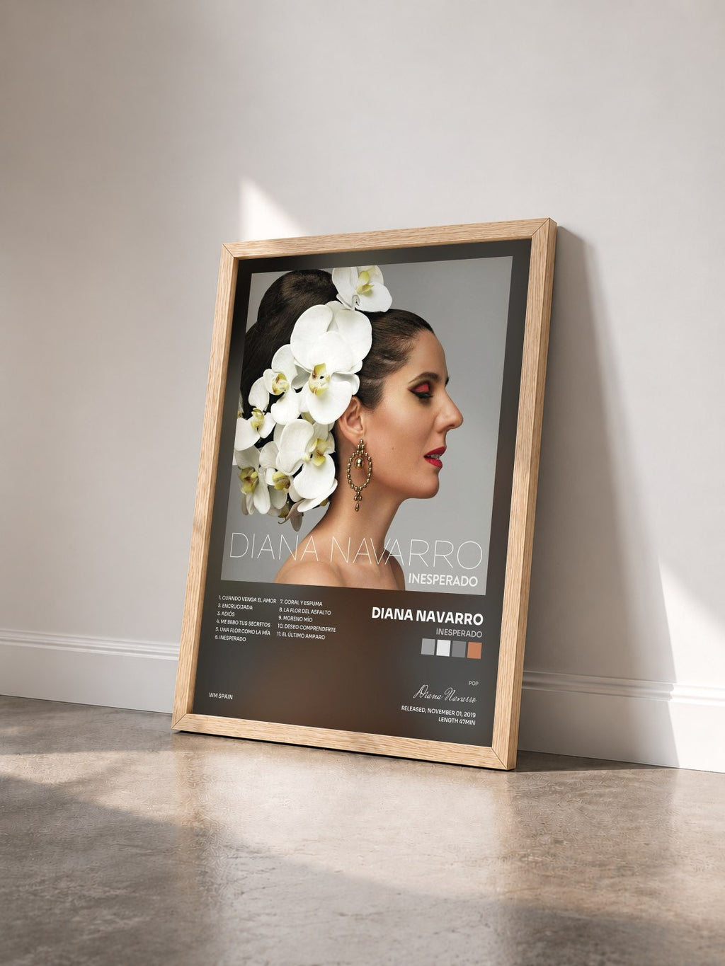 #bois Tableau de l'album Inesperado de Diana Navarro vu de trois quarts, cadre en bois brut