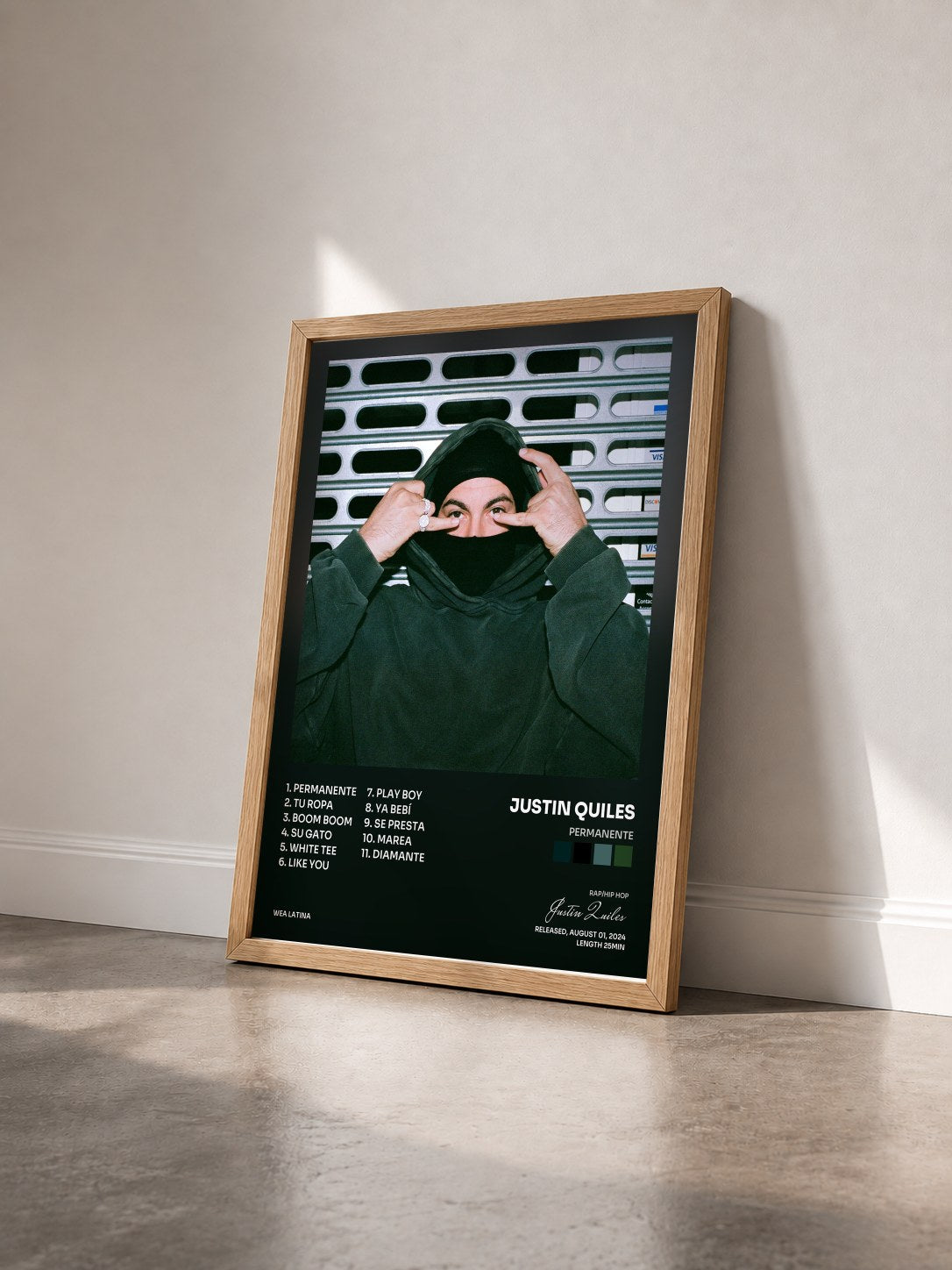 #bois Tableau de l'album PERMANENTE de Justin Quiles vu de trois quarts, cadre en bois brut