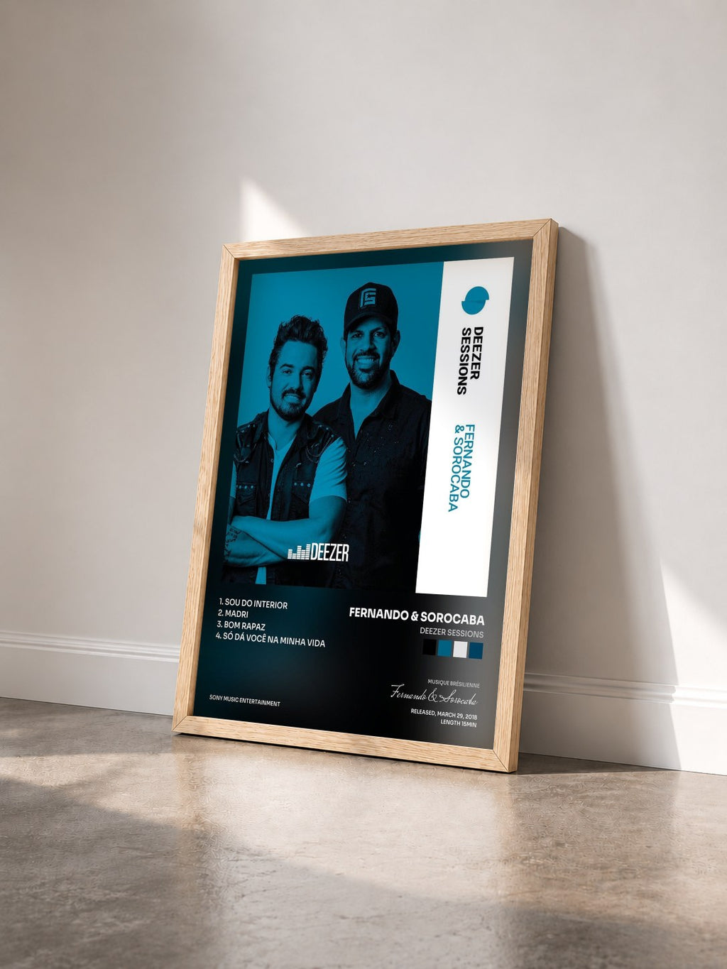 #bois Tableau de l'album Deezer Sessions de Fernando & Sorocaba vu de trois quarts, cadre en bois brut