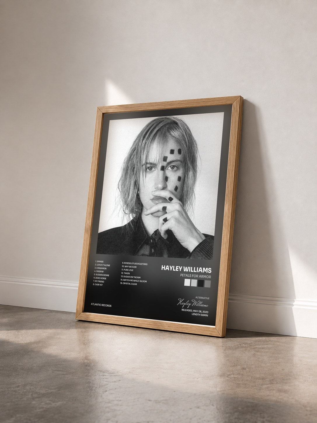 #bois Tableau de l'album Petals For Armor de Hayley Williams vu de trois quarts, cadre en bois brut