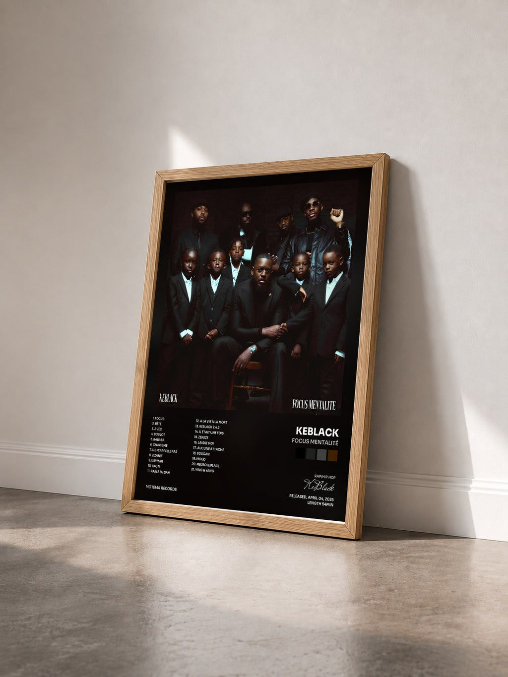 #bois Tableau de l'album Focus Mentalité de KeBlack vu de trois quarts, cadre en bois brut