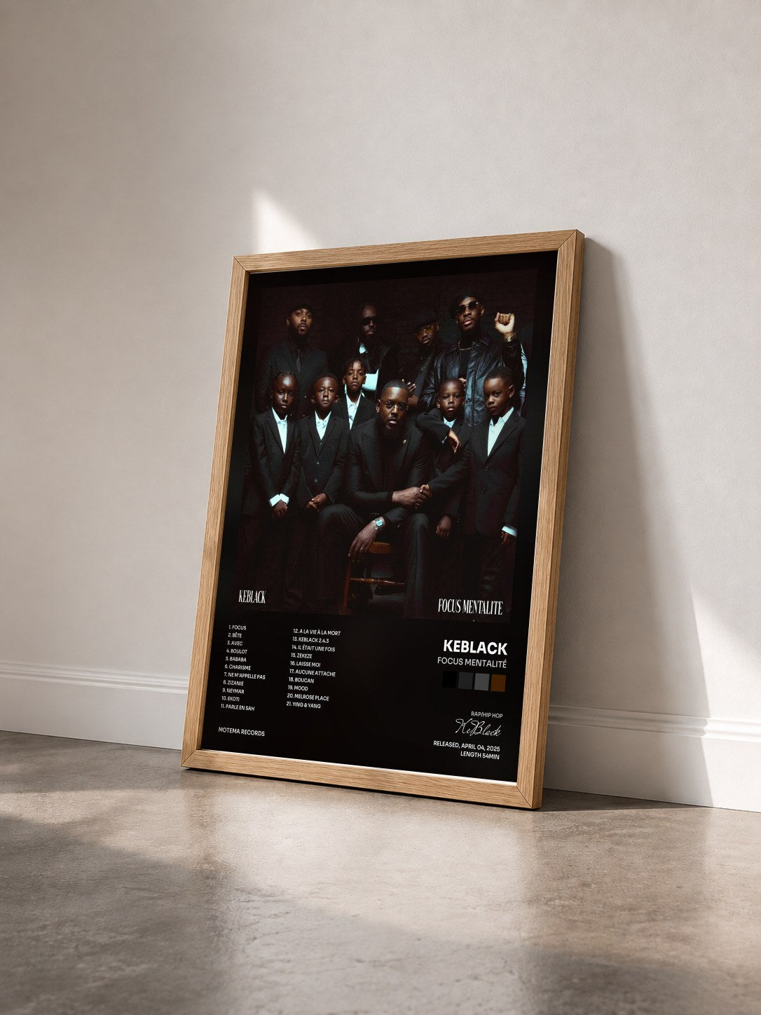 #bois Tableau de l'album Focus Mentalité de KeBlack vu de trois quarts, cadre en bois brut