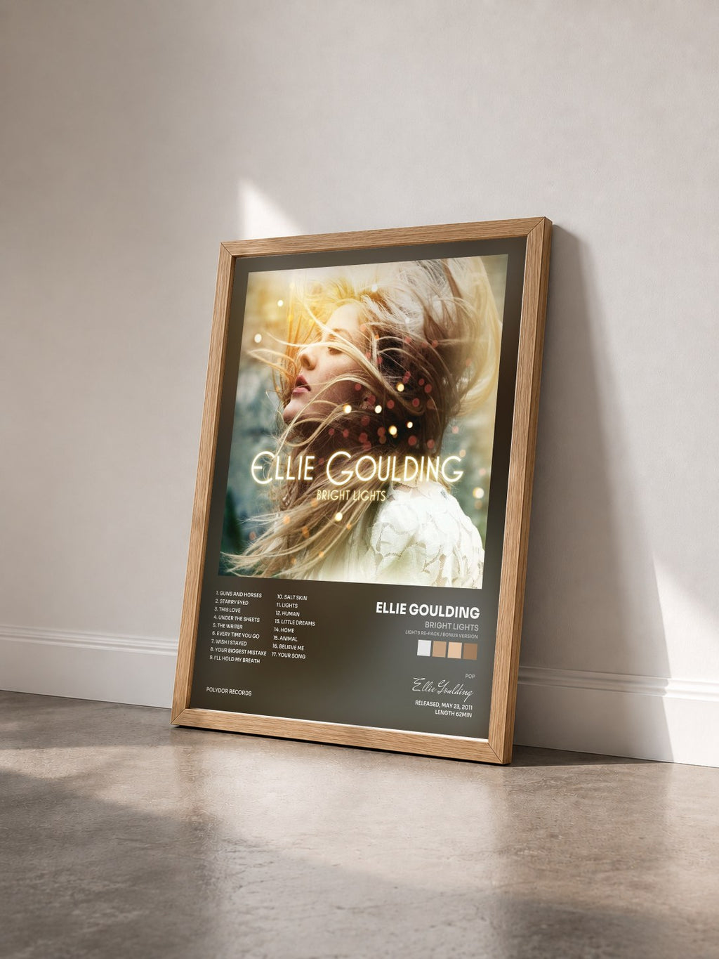 #bois Tableau de l'album Bright Lights (Lights Re-pack / Bonus Version) de Ellie Goulding vu de trois quarts, cadre en bois brut