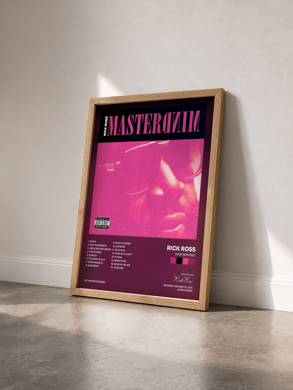 #bois Tableau de l'album Mastermind de Rick Ross vu de trois quarts, cadre en bois brut