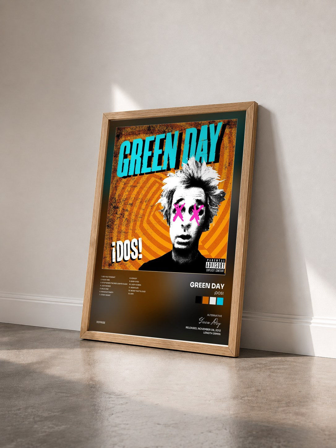 #bois Tableau de l'album ¡DOS! de Green Day vu de trois quarts, cadre en bois brut