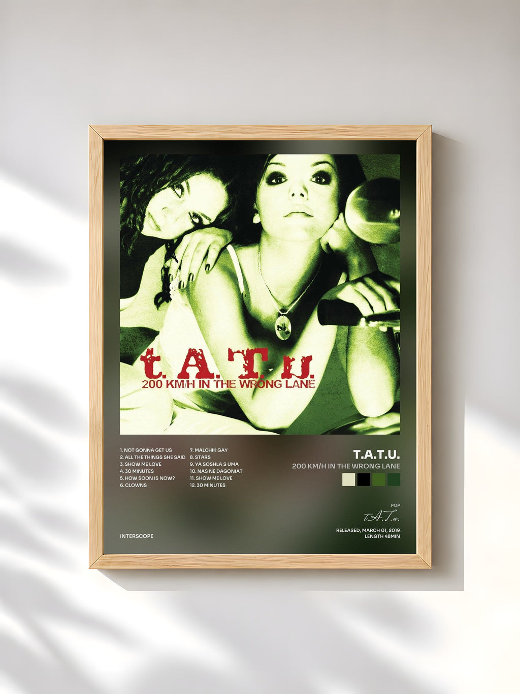 #bois Tableau de l'album 200 KM/H In The Wrong Lane de t.A.T.u., cadre en bois brut, imprimé et encadré en France