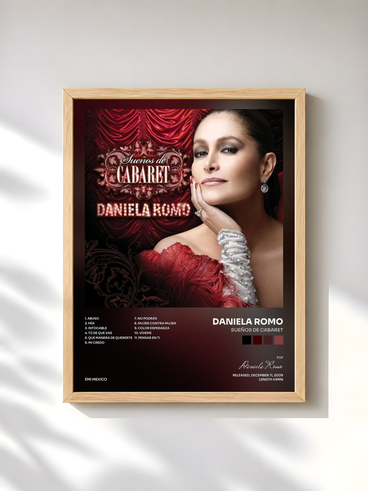 #bois Tableau de l'album Sueños De Cabaret de Daniela Romo, cadre en bois brut, imprimé et encadré en France