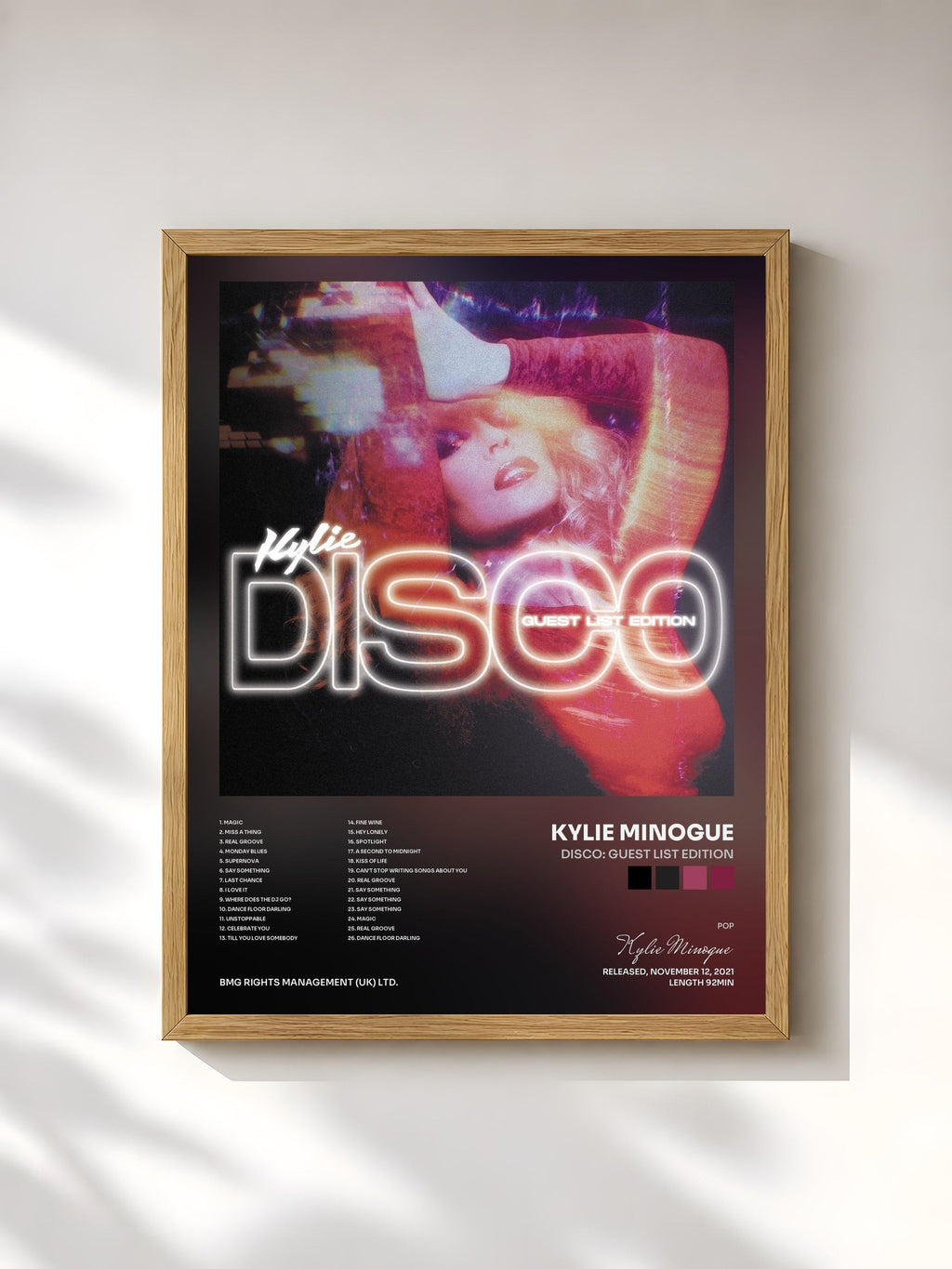 #bois Tableau de l'album DISCO: Guest List Edition de Kylie Minogue, cadre en bois brut, imprimé et encadré en France