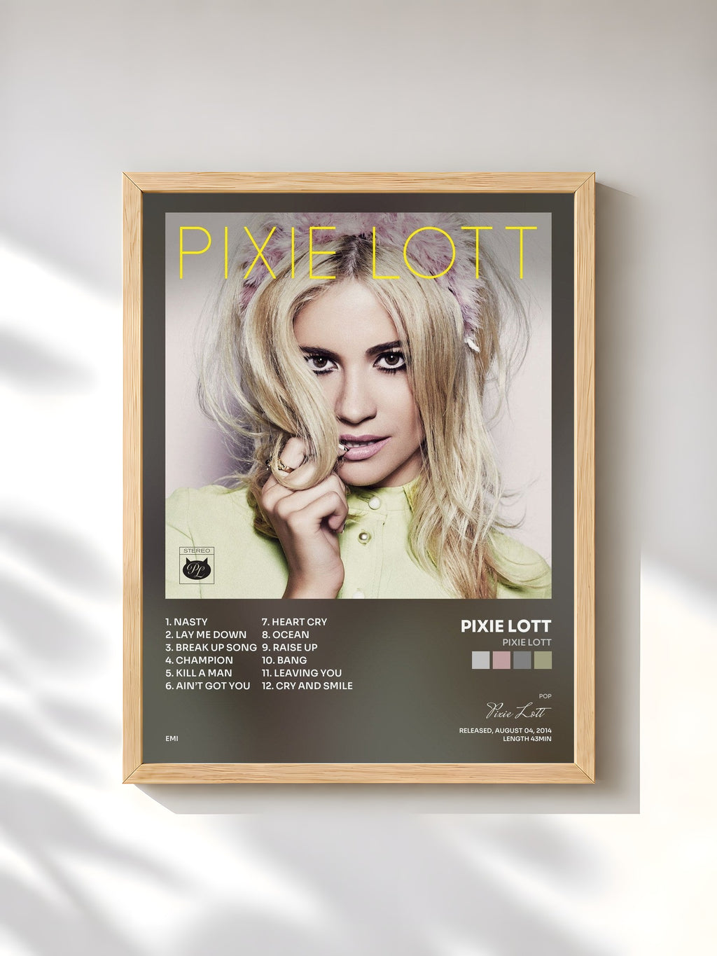 #bois Tableau de l'album Pixie Lott de Pixie Lott, cadre en bois brut, imprimé et encadré en France