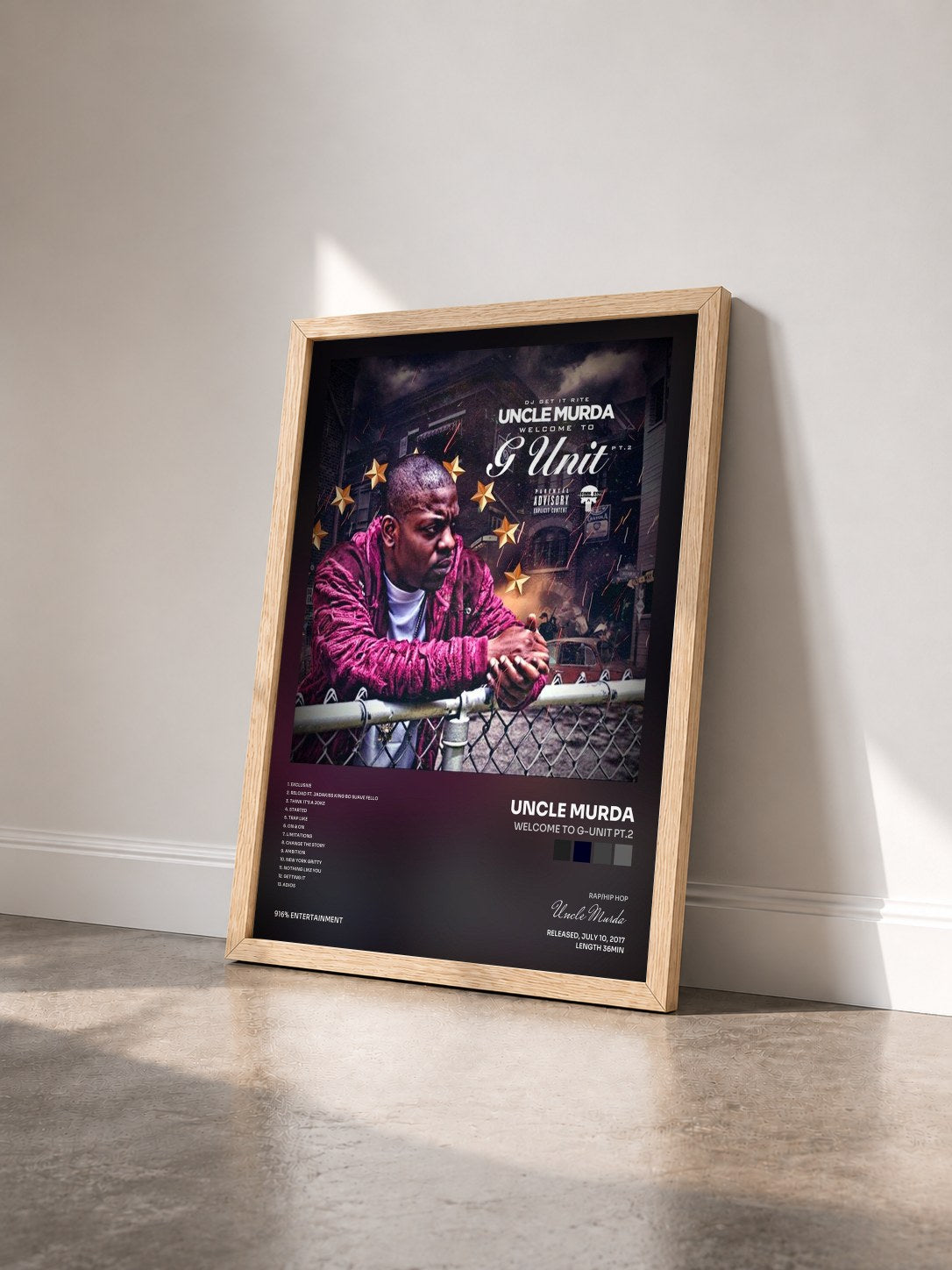 #bois Tableau de l'album Welcome To G-Unit Pt.2 de Uncle Murda vu de trois quarts, cadre en bois brut