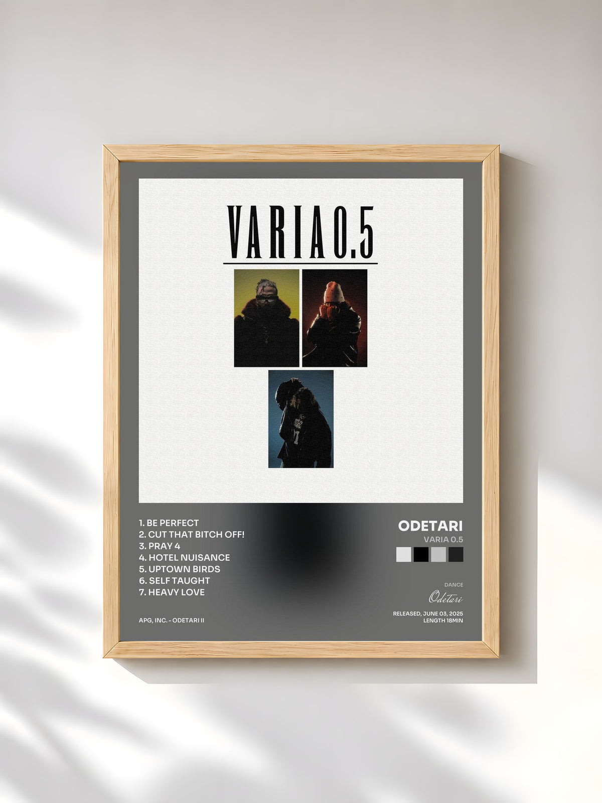 #bois Tableau de l'album VARIA 0.5 de Odetari, cadre en bois brut, imprimé et encadré en France