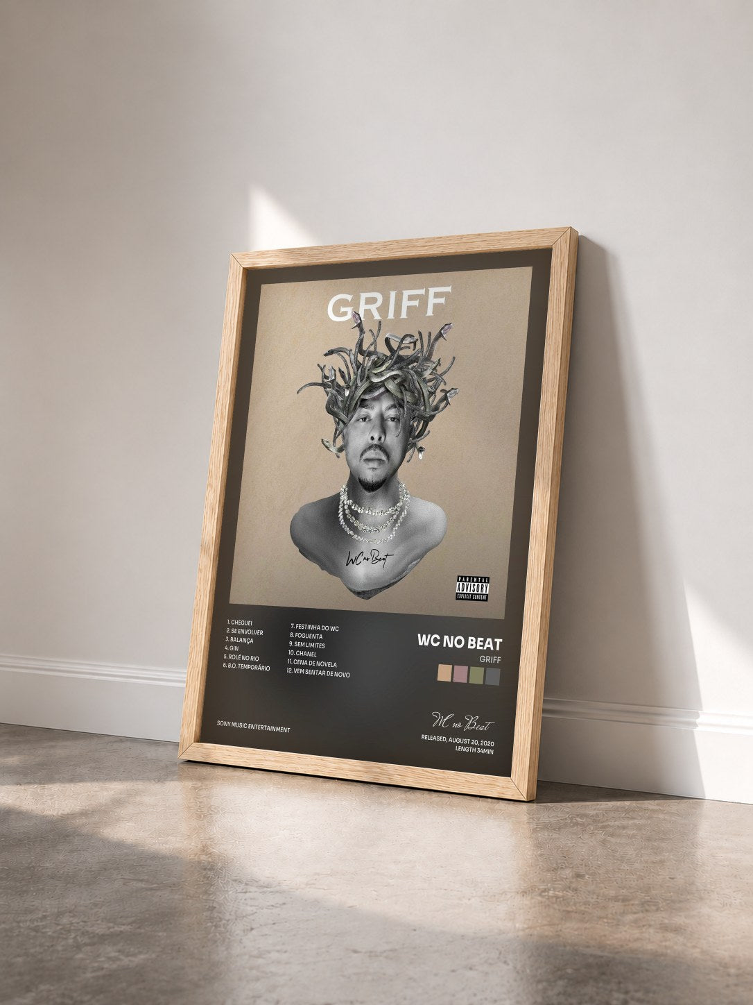 #bois Tableau de l'album GRIFF de WC no Beat vu de trois quarts, cadre en bois brut