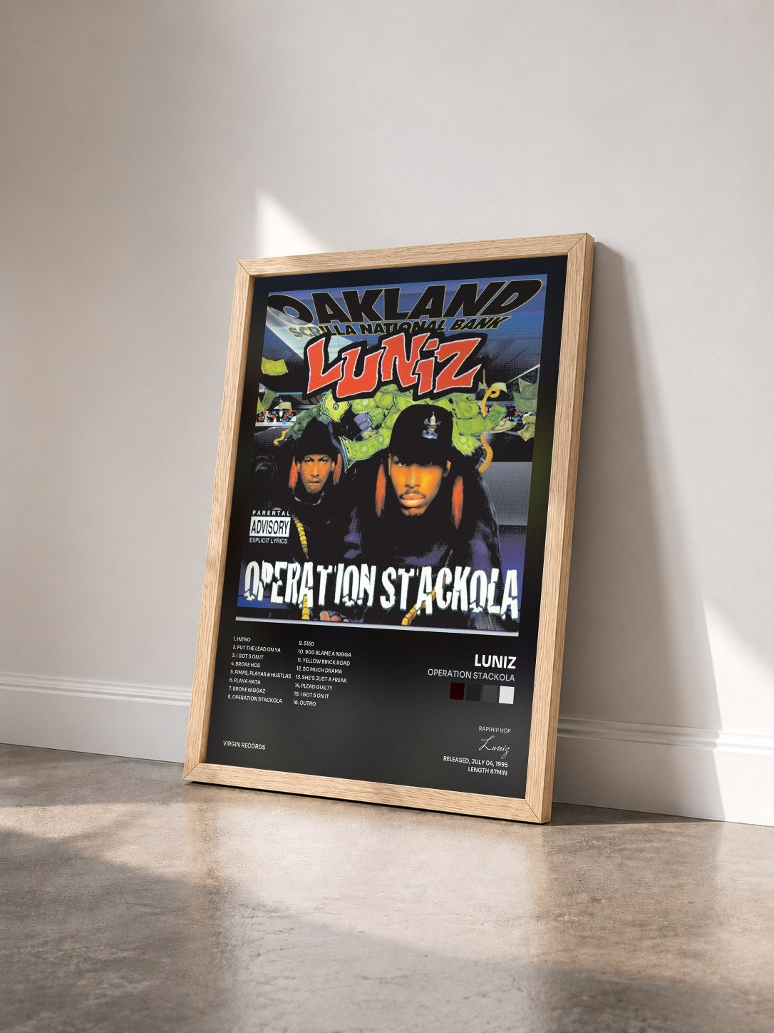 #bois Tableau de l'album Operation Stackola de Luniz vu de trois quarts, cadre en bois brut