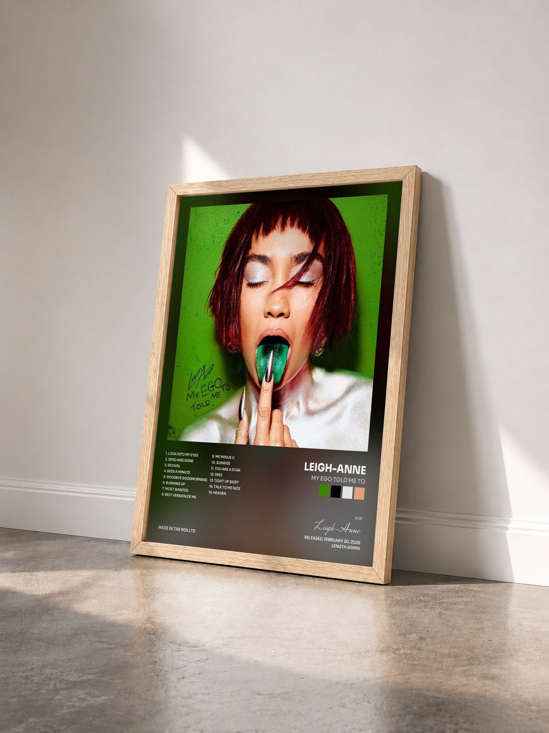#bois Tableau de l'album My Ego Told Me To de Leigh-Anne vu de trois quarts, cadre en bois brut