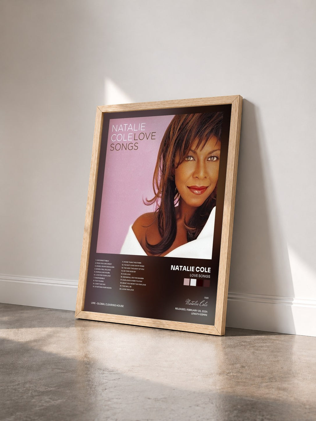 #bois Tableau de l'album Love Songs de Natalie Cole vu de trois quarts, cadre en bois brut