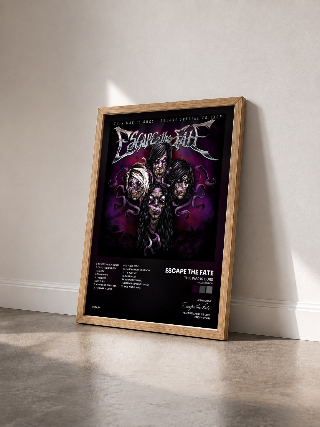#bois Tableau de l'album This War Is Ours (Deluxe Edition) de Escape the Fate vu de trois quarts, cadre en bois brut