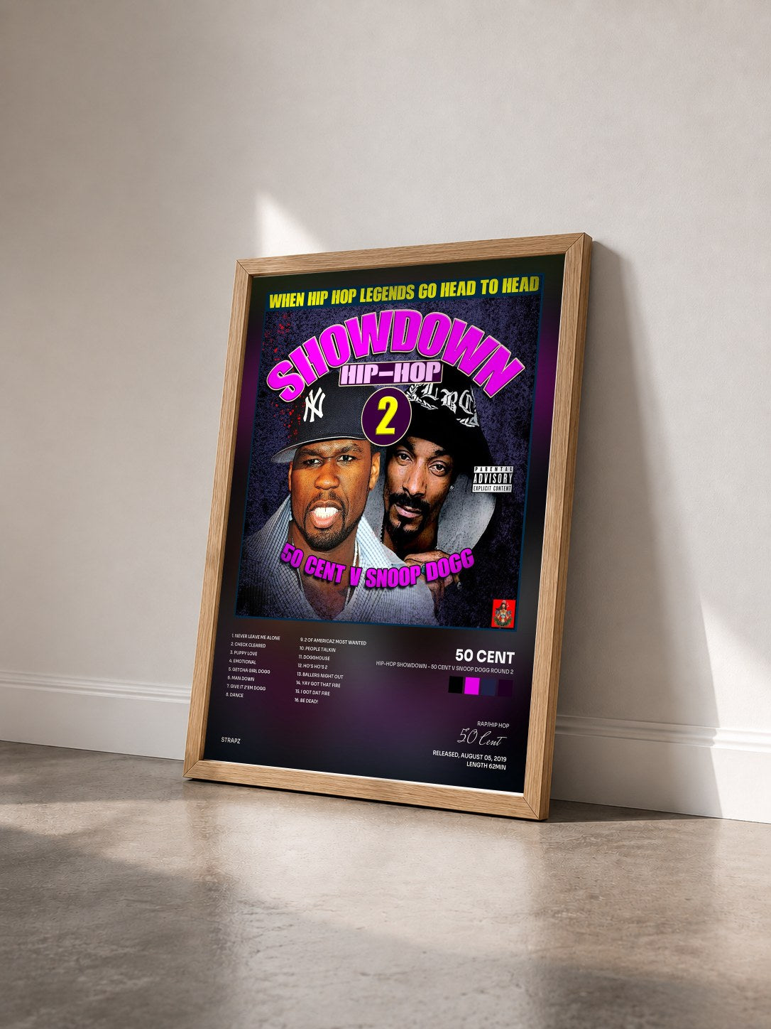 #bois Tableau de l'album Hip-Hop Showdown - 50 Cent v Snoop Dogg Round 2 de 50 Cent vu de trois quarts, cadre en bois brut