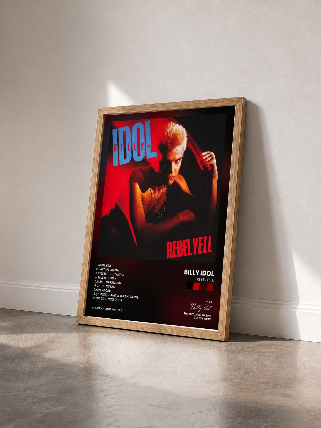 #bois Tableau de l'album Rebel Yell de Billy Idol vu de trois quarts, cadre en bois brut