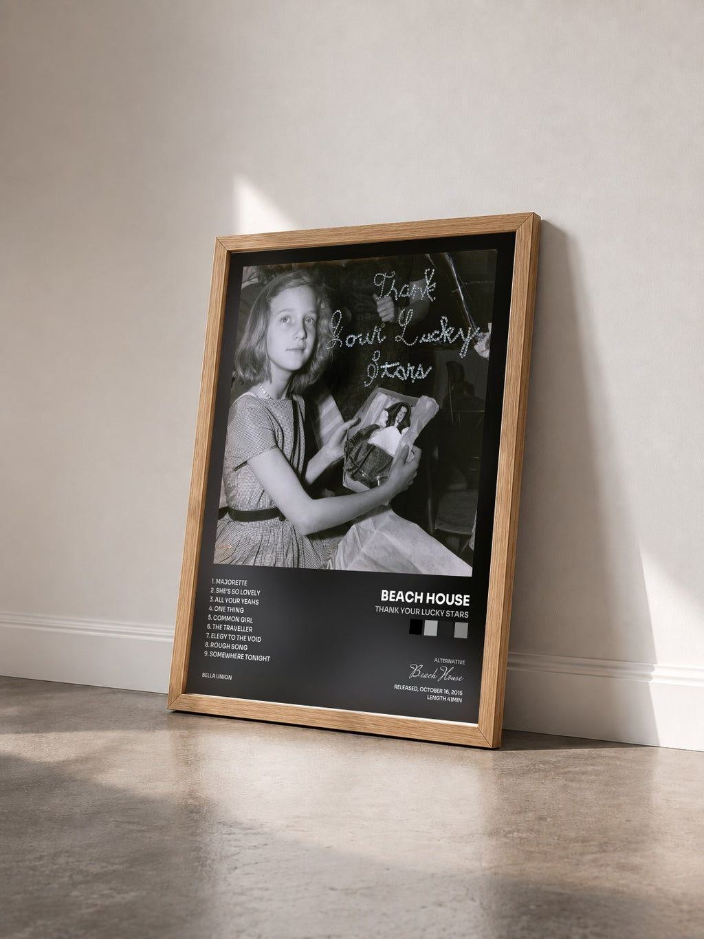 #bois Tableau de l'album Thank Your Lucky Stars de Beach House vu de trois quarts, cadre en bois brut