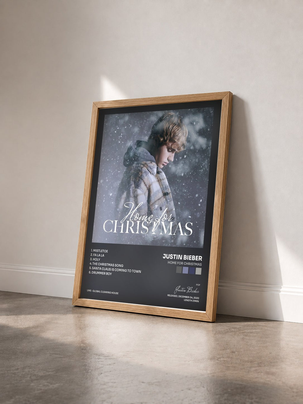 #bois Tableau de l'album Home for Christmas de Justin Bieber vu de trois quarts, cadre en bois brut