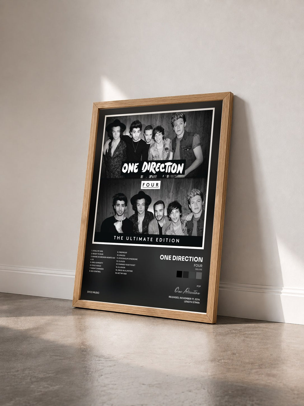#bois Tableau de l'album FOUR (Deluxe) de One Direction vu de trois quarts, cadre en bois brut