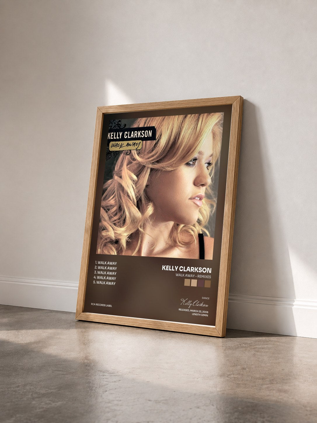 #bois Tableau de l'album Walk Away - Remixes de Kelly Clarkson vu de trois quarts, cadre en bois brut