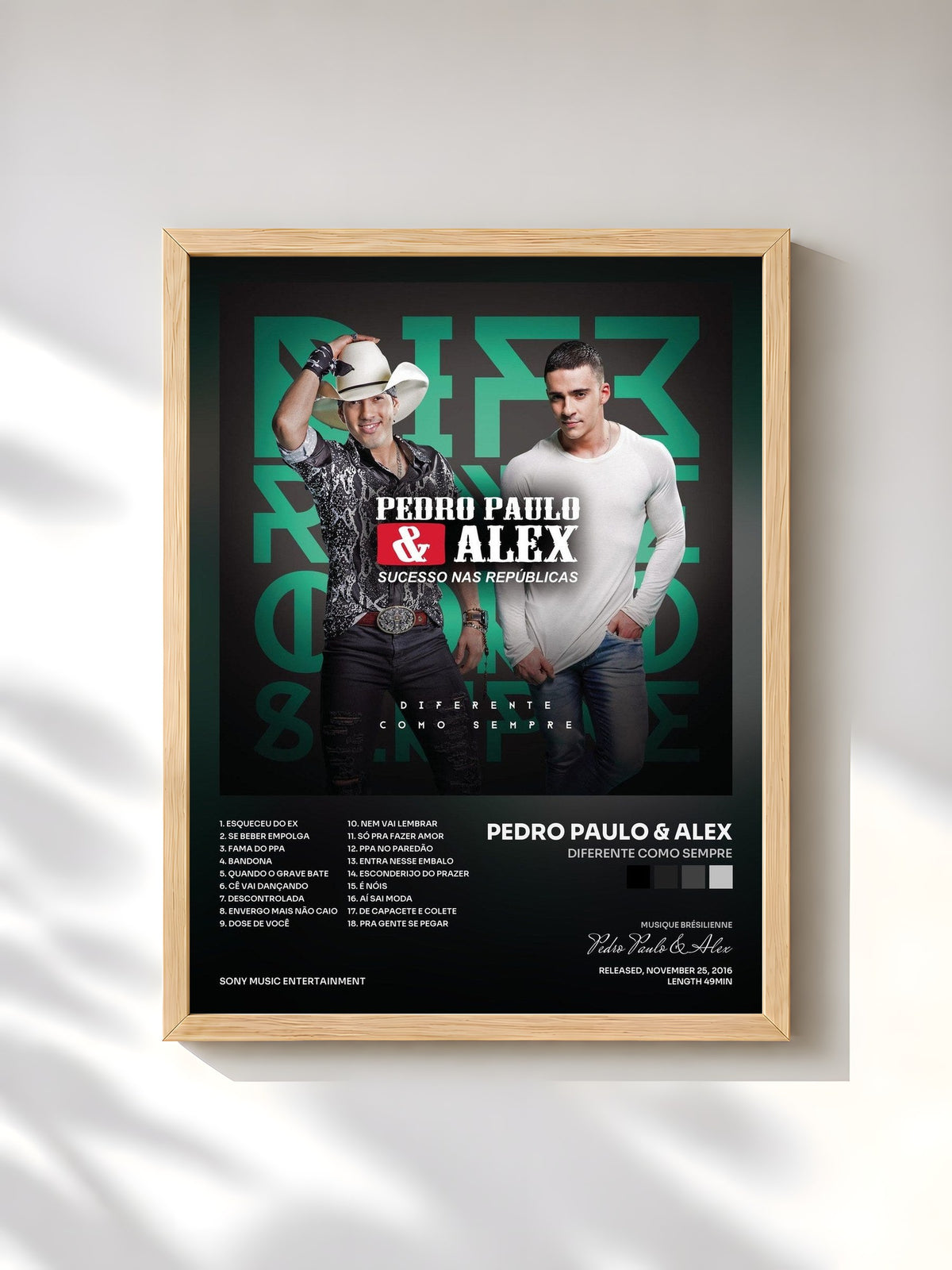 #bois Tableau de l'album Diferente Como Sempre de Pedro Paulo & Alex, cadre en bois brut, imprimé et encadré en France