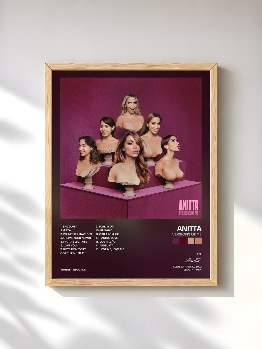 #bois Tableau de l'album Versions of Me de Anitta, cadre en bois brut, imprimé et encadré en France