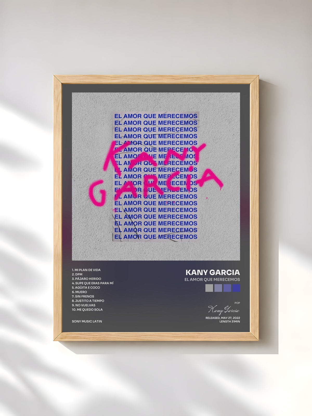 #bois Tableau de l'album El Amor Que Merecemos de Kany Garcia, cadre en bois brut, imprimé et encadré en France
