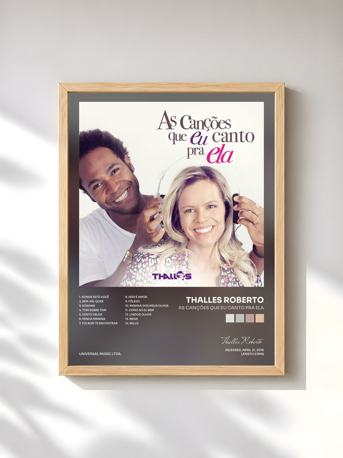 #bois Tableau de l'album As Canções Que Eu Canto Pra Ela de Thalles Roberto, cadre en bois brut, imprimé et encadré en France
