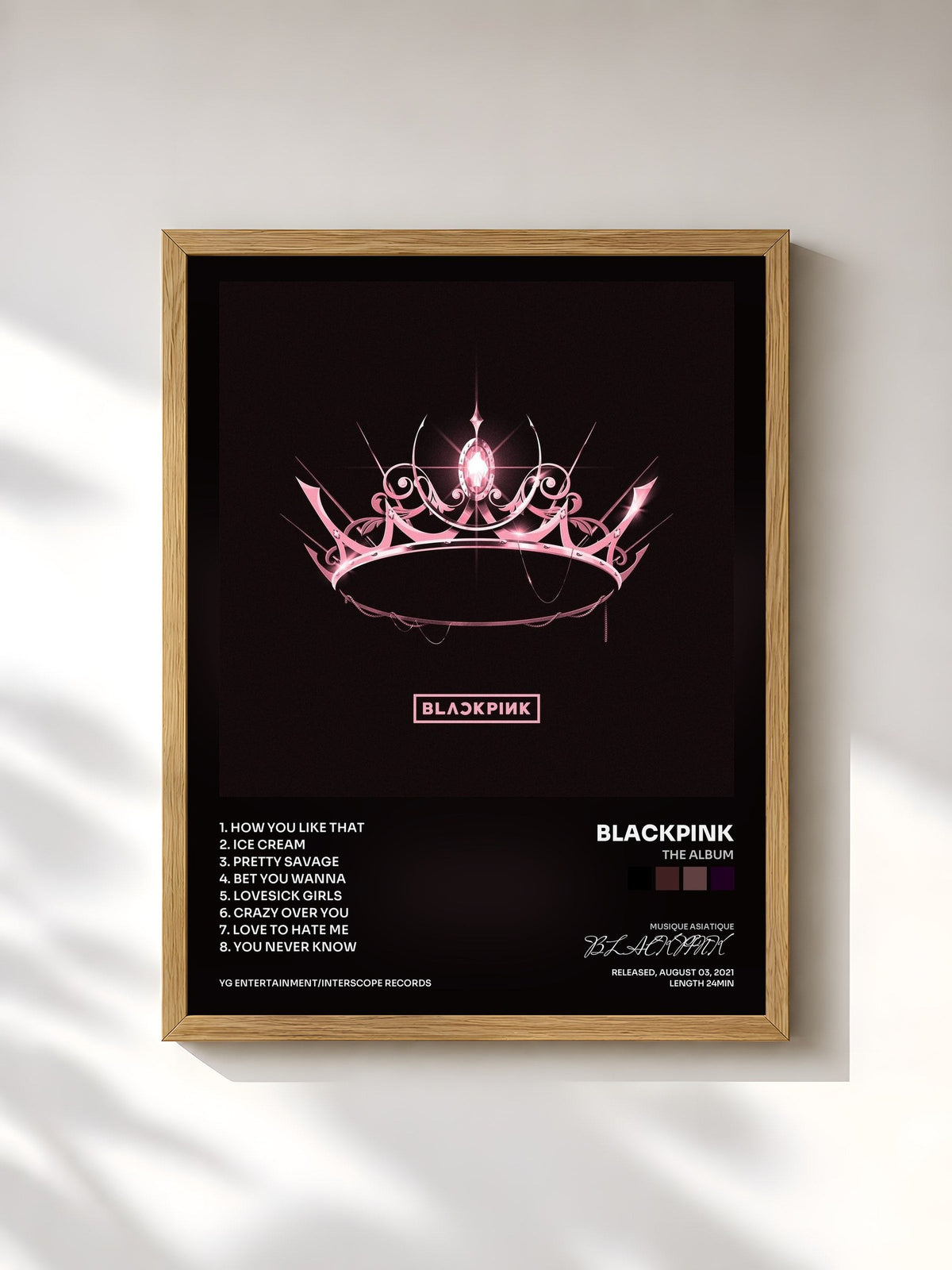 #bois Tableau de l'album THE ALBUM de BLACKPINK, cadre en bois brut, imprimé et encadré en France