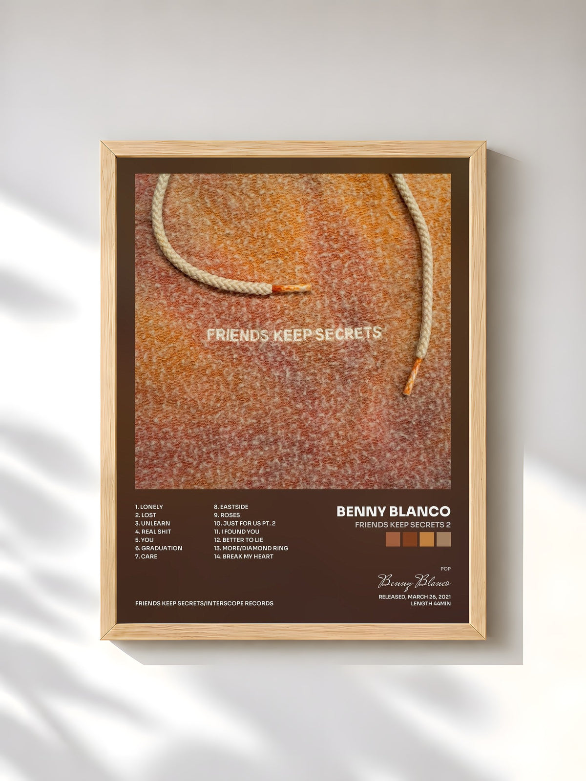 #bois Tableau de l'album FRIENDS KEEP SECRETS 2 de Benny Blanco, cadre en bois brut, imprimé et encadré en France