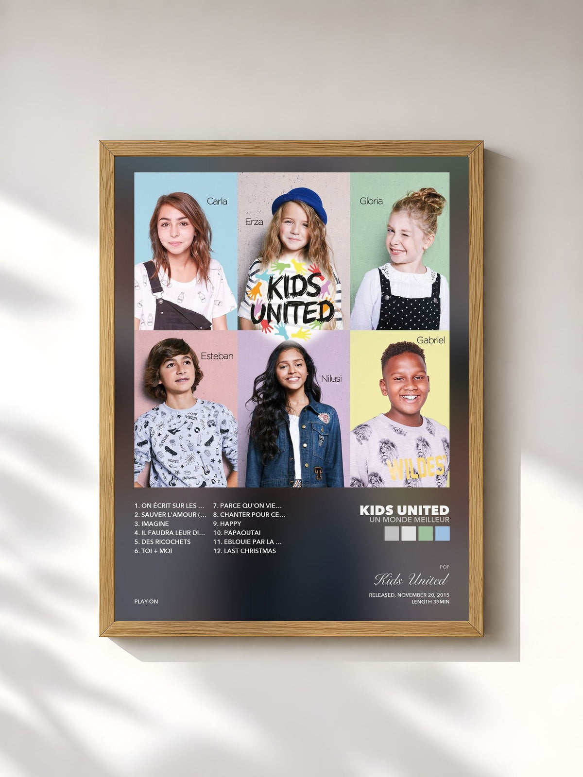 #bois Tableau de l'album Un monde meilleur de Kids United, cadre en bois brut, imprimé et encadré en France