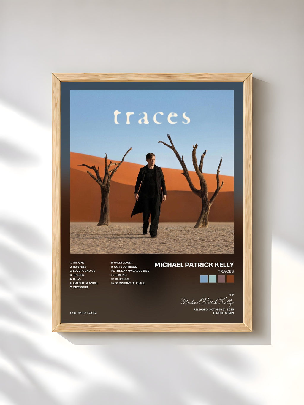 #bois Tableau de l'album Traces de Michael Patrick Kelly, cadre en bois brut, imprimé et encadré en France